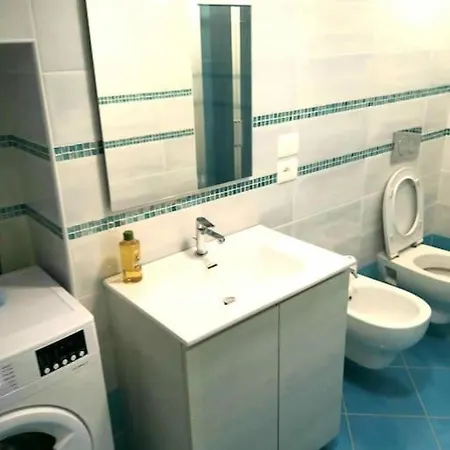 A Due Passi Dal Mare * Ίσκια